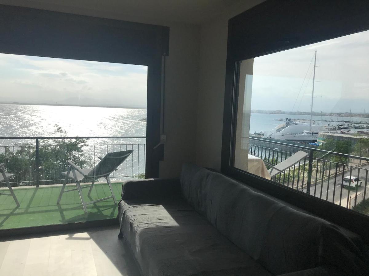 Far Bay Apartment Roses Exterior photo